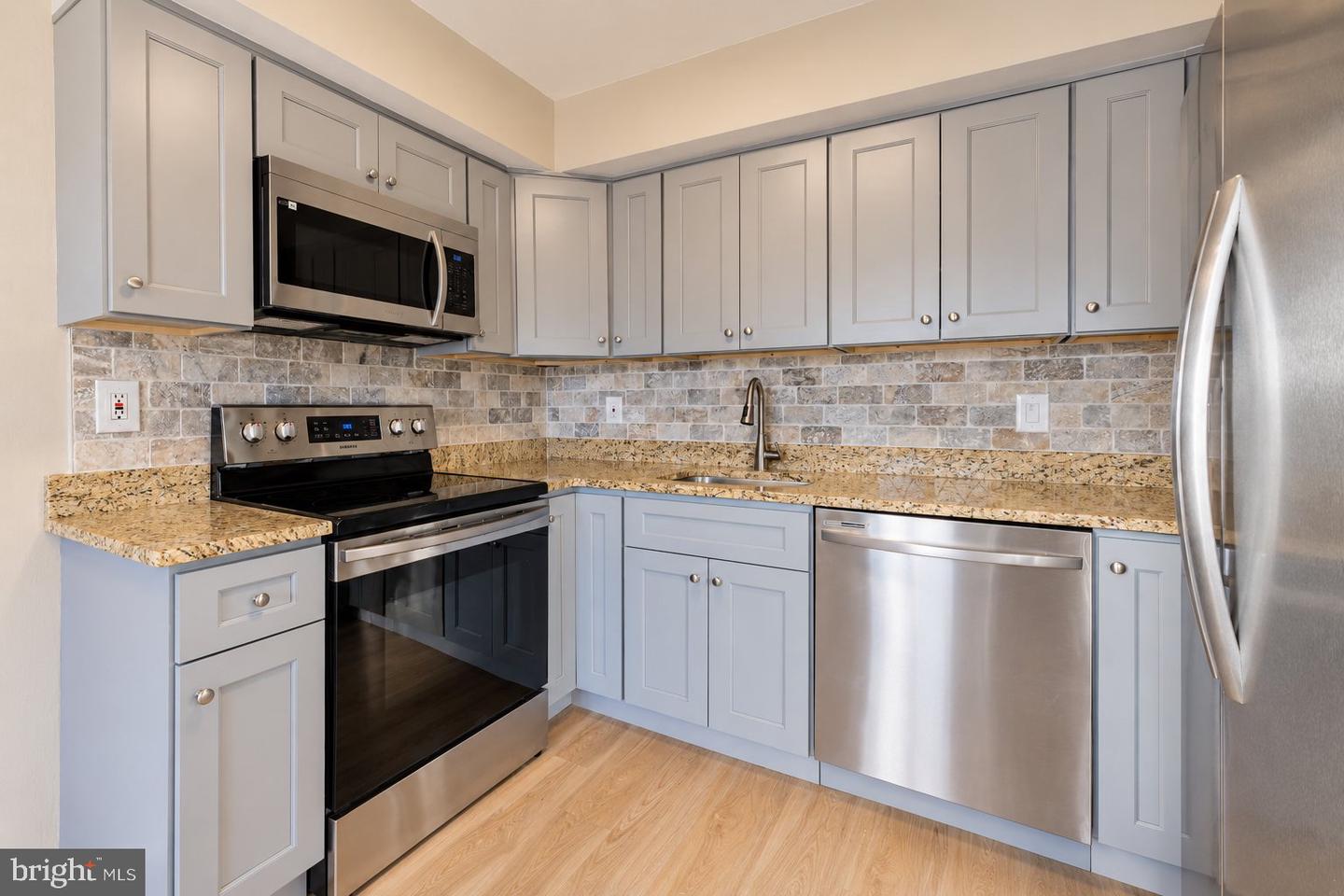 5200 Hilltop Dr #aa7 Property Photo 7
