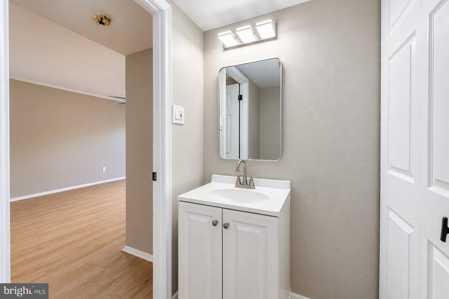 5200 Hilltop Dr #aa7 Property Photo 11