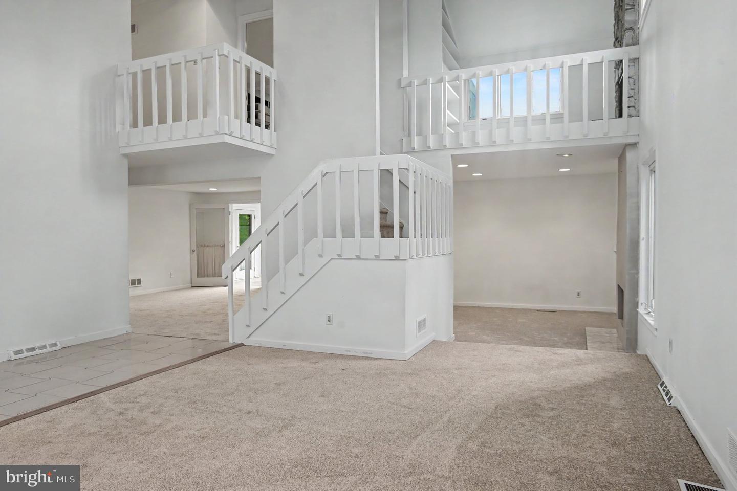 3 Harvey Ln Property Photo 7