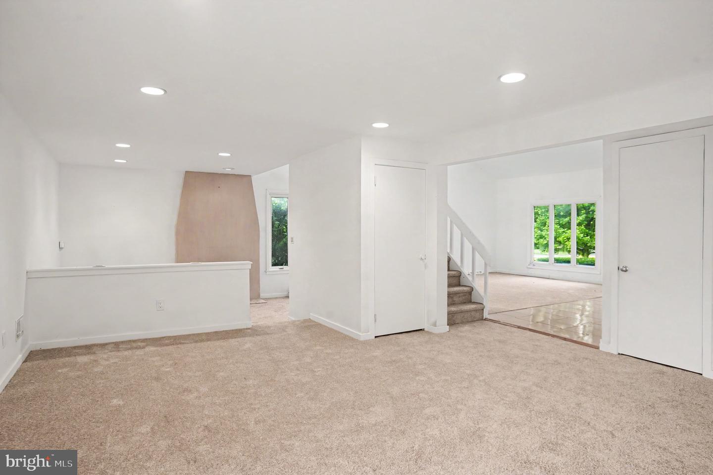 3 Harvey Ln Property Photo 8