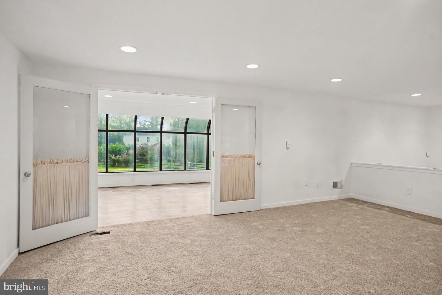 3 Harvey Ln Property Photo 12