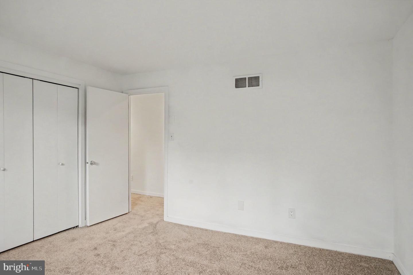 3 Harvey Ln Property Photo 16