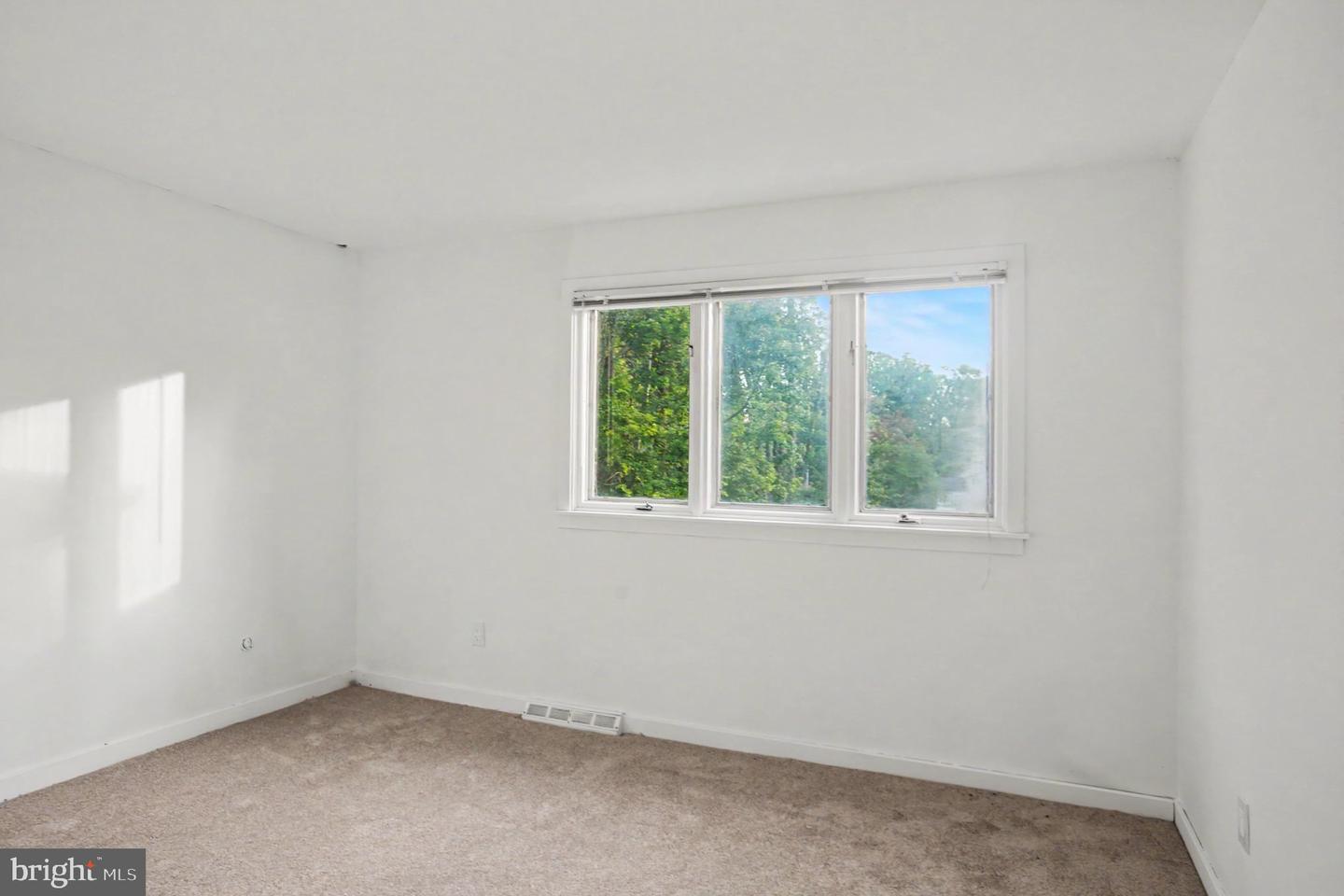 3 Harvey Ln Property Photo 18