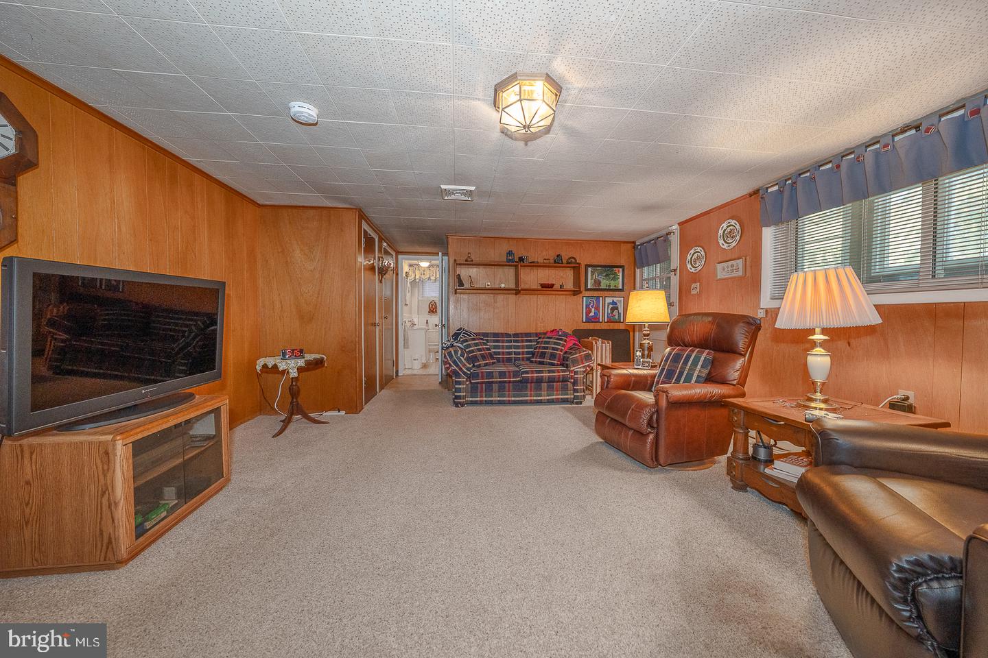 7 Lincoln Ln Property Photo 13
