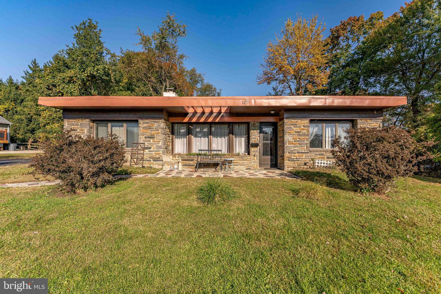 107 Broadview Rd Property Photo 1