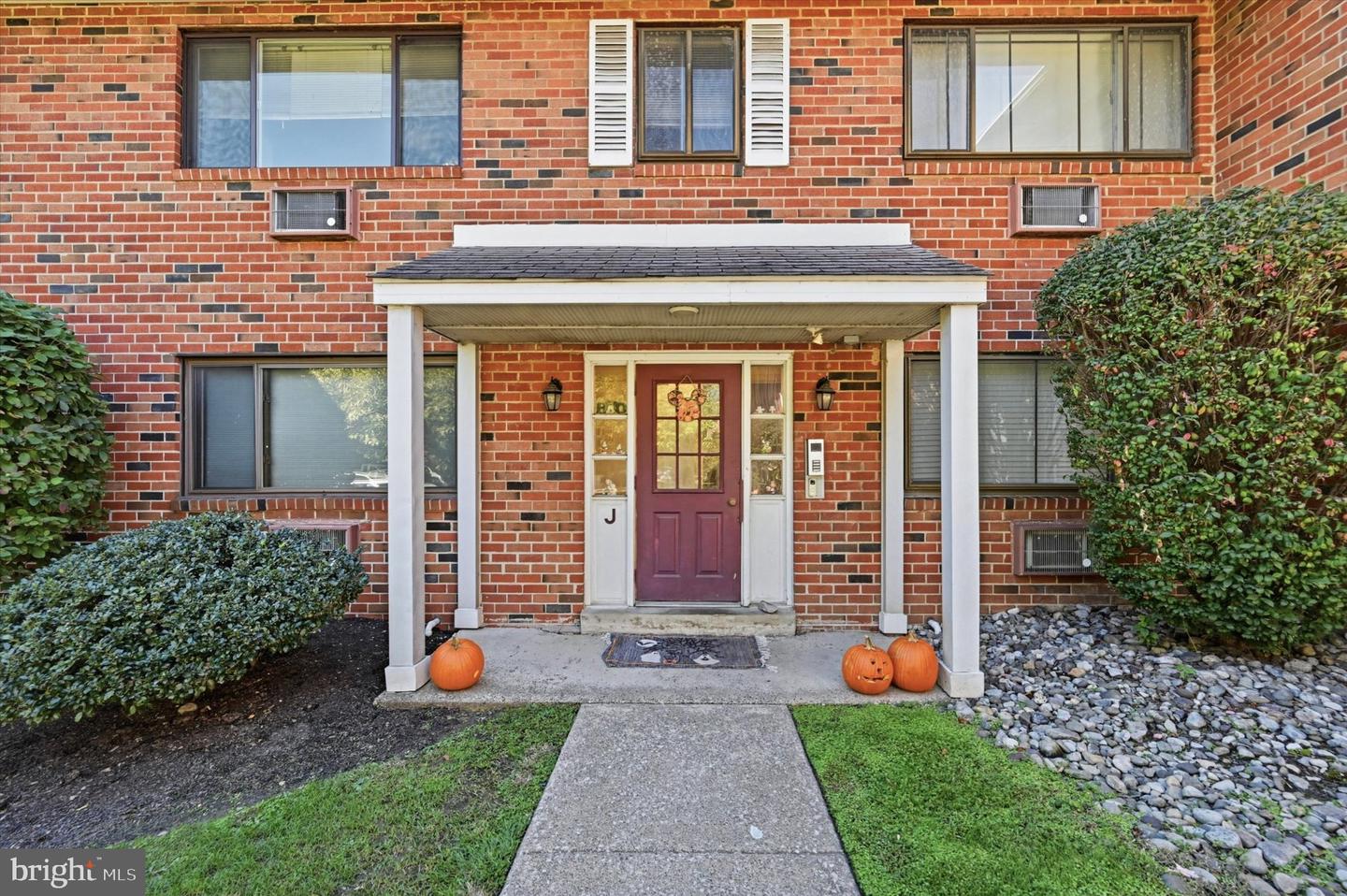1 Lawrence Rd #j2b Property Photo 1