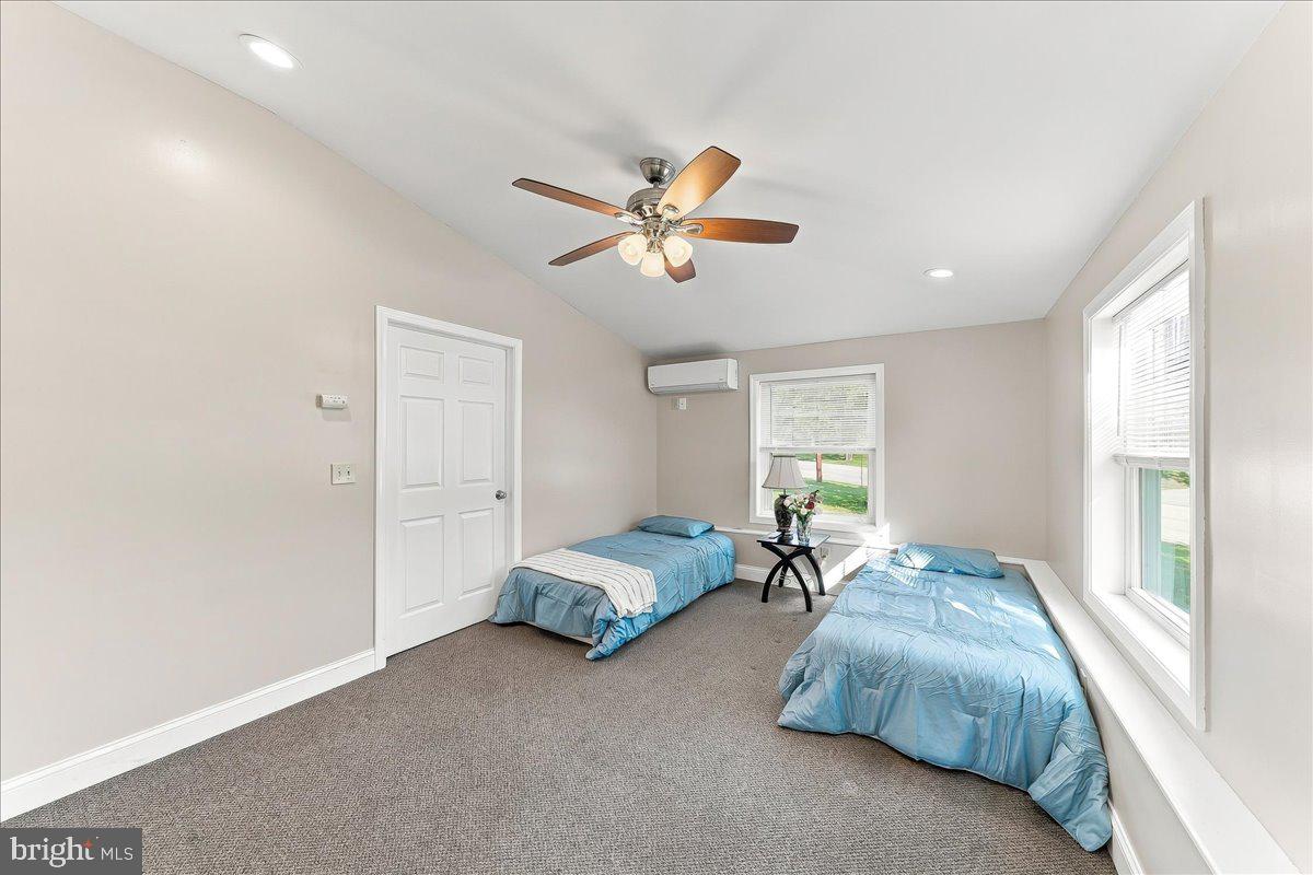 306 Governors Dr Property Photo 31
