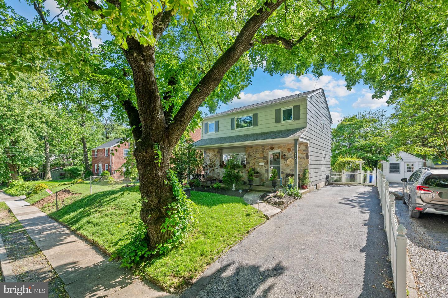824 EDMONDS AVE Property Photo 1