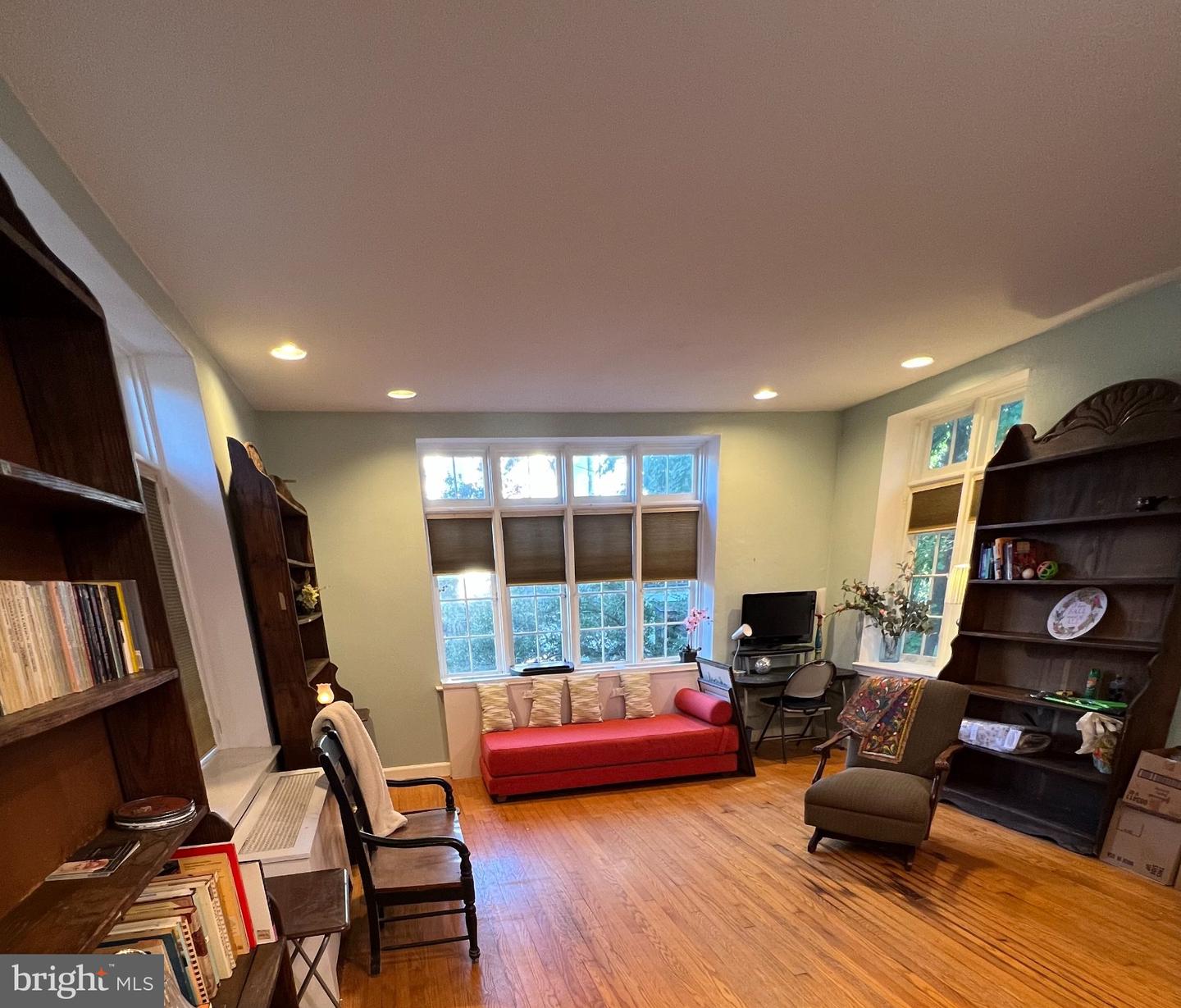 612 Beverly Blvd Property Photo 3