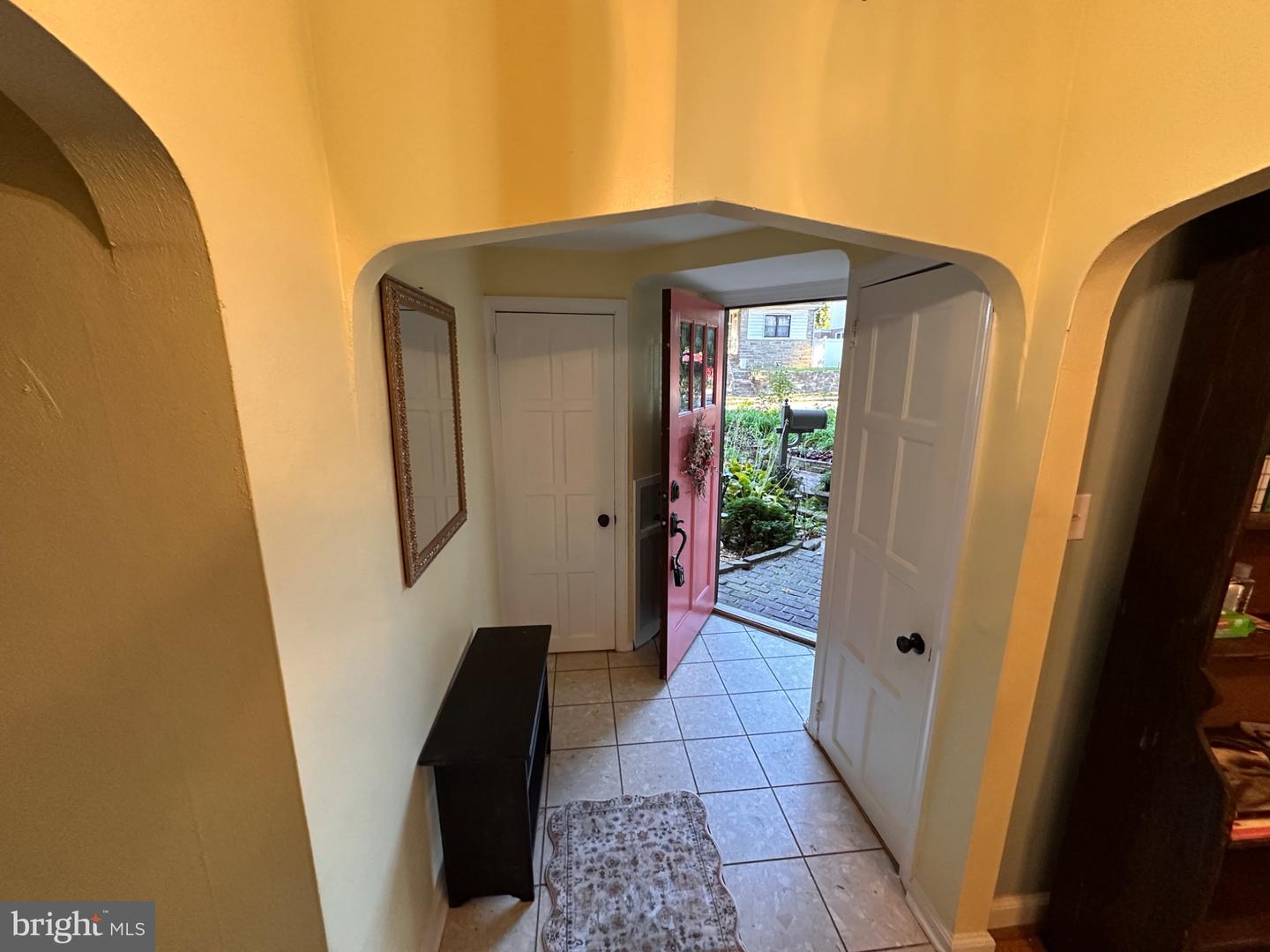 612 Beverly Blvd Property Photo 4