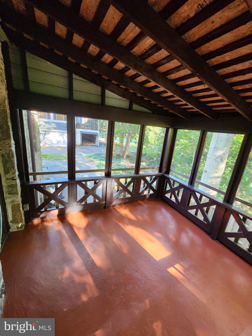 612 Beverly Blvd Property Photo 9