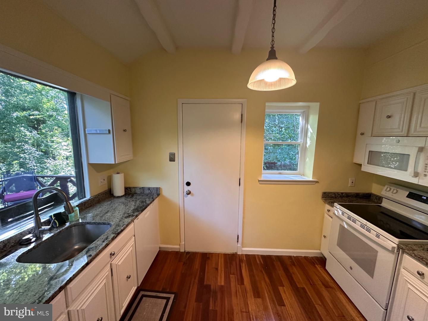 612 Beverly Blvd Property Photo 23
