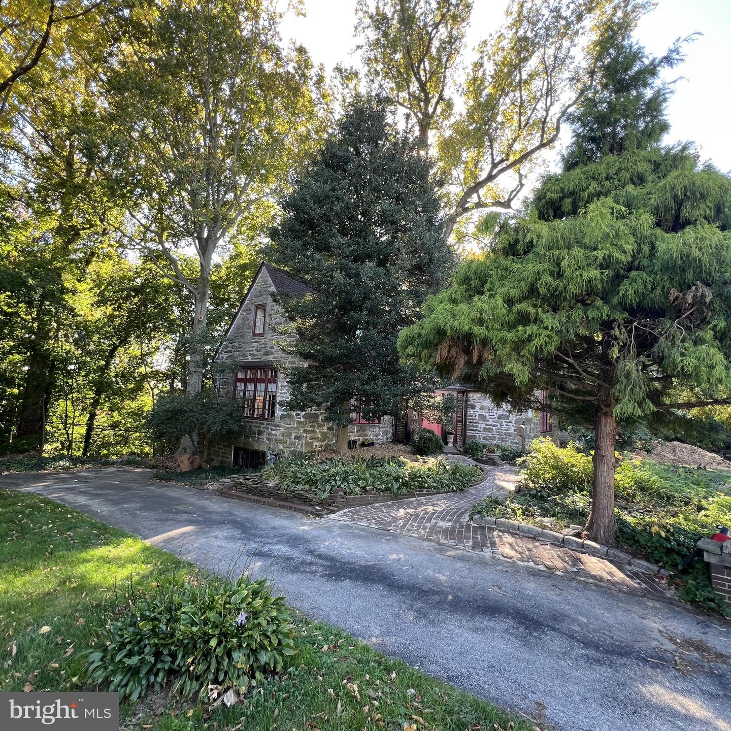 612 Beverly Blvd Property Photo 55