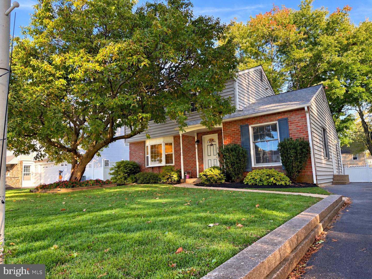 10 Cobblestone Ln Property Photo 1