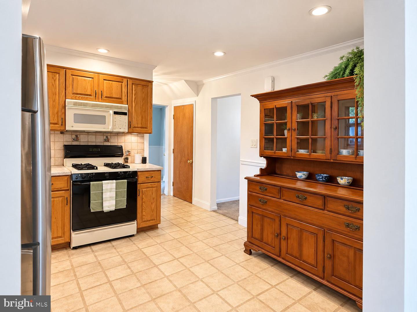 10 Cobblestone Ln Property Photo 6