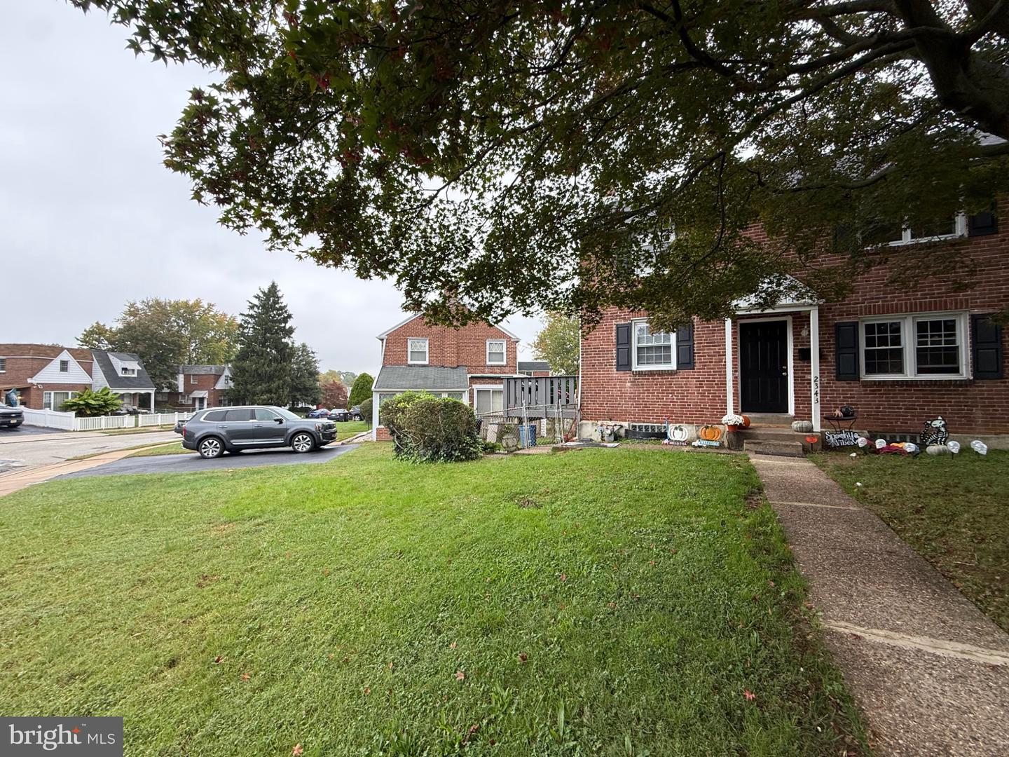 2343 Irvington Pl Property Photo 2