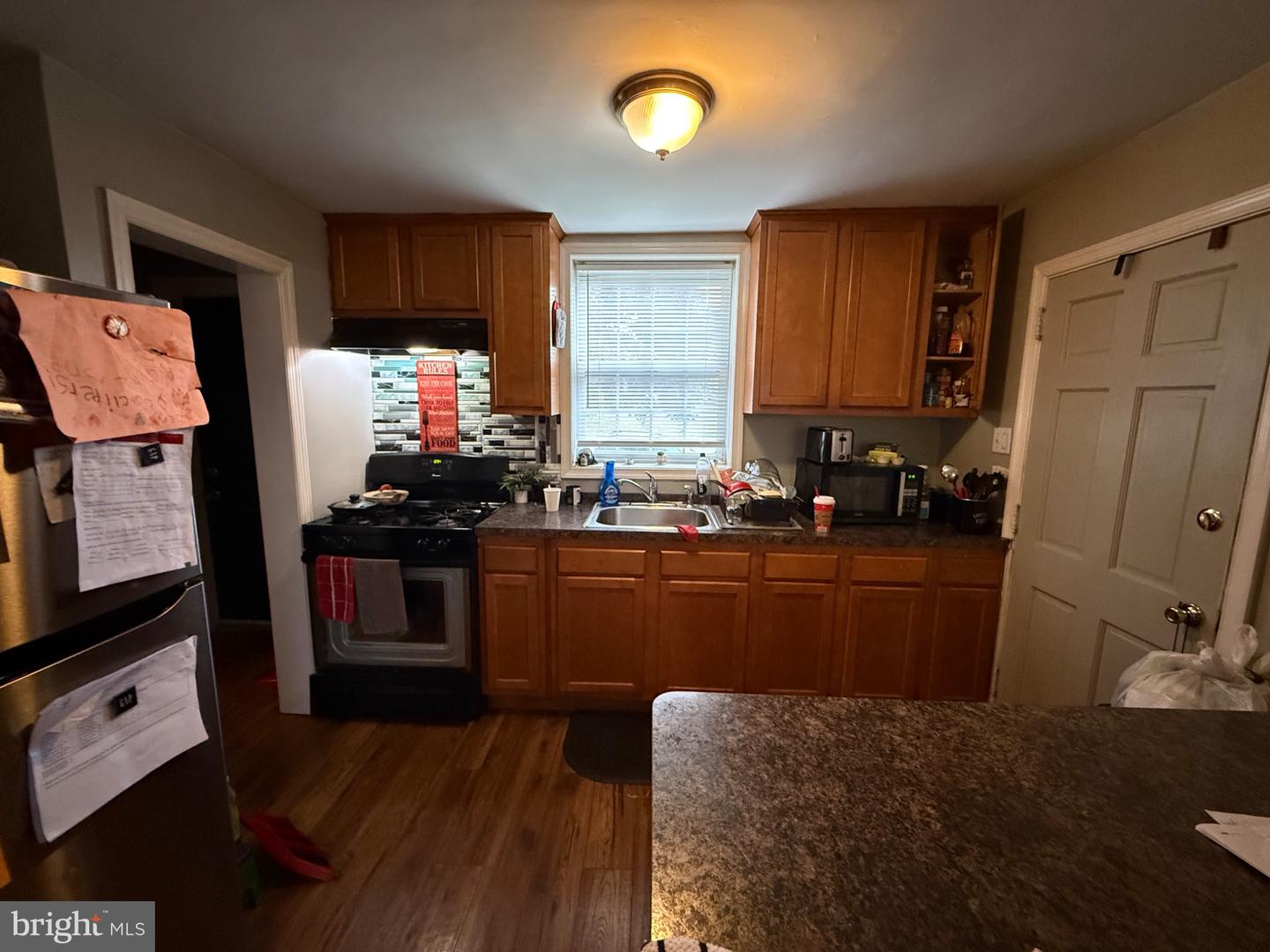 2343 Irvington Pl Property Photo 4