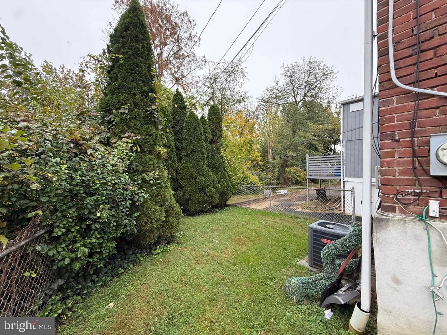 2343 Irvington Pl Property Photo 10