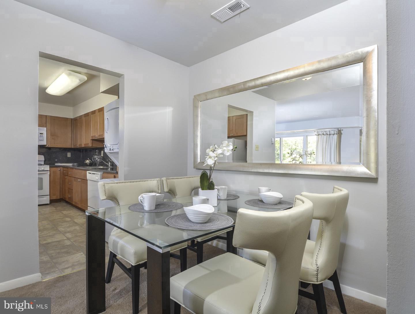 284 IVEN AVE #264-3D Property Photo 1