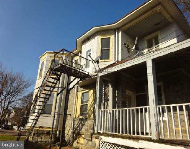 178 N Union Ave Property Photo 3