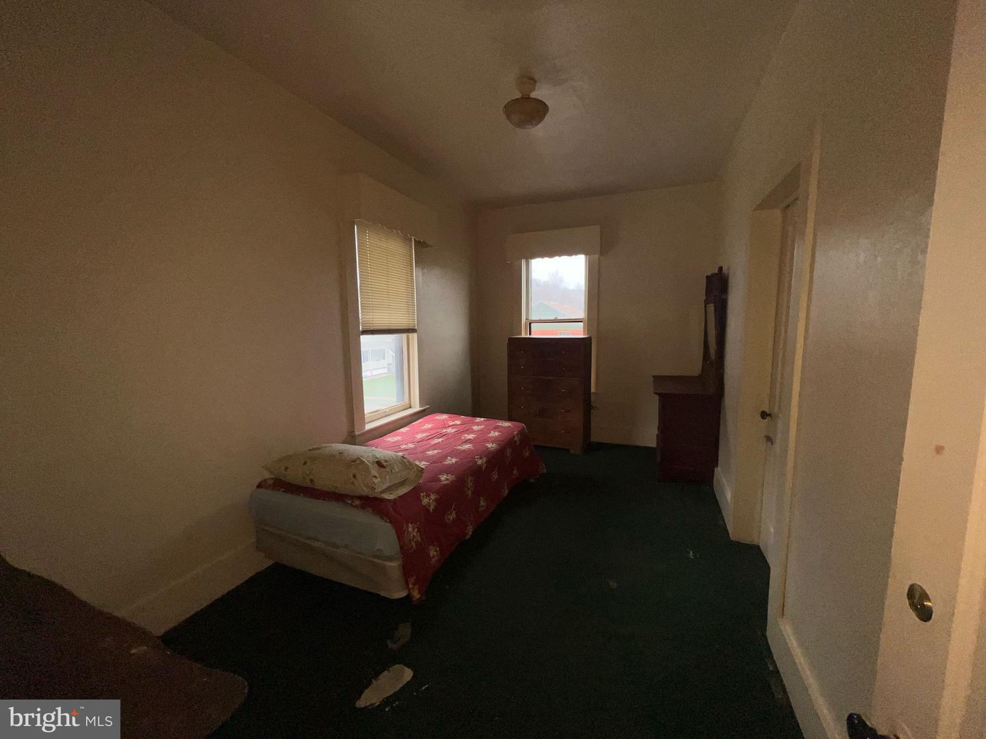 215 Clarion St Property Photo 18