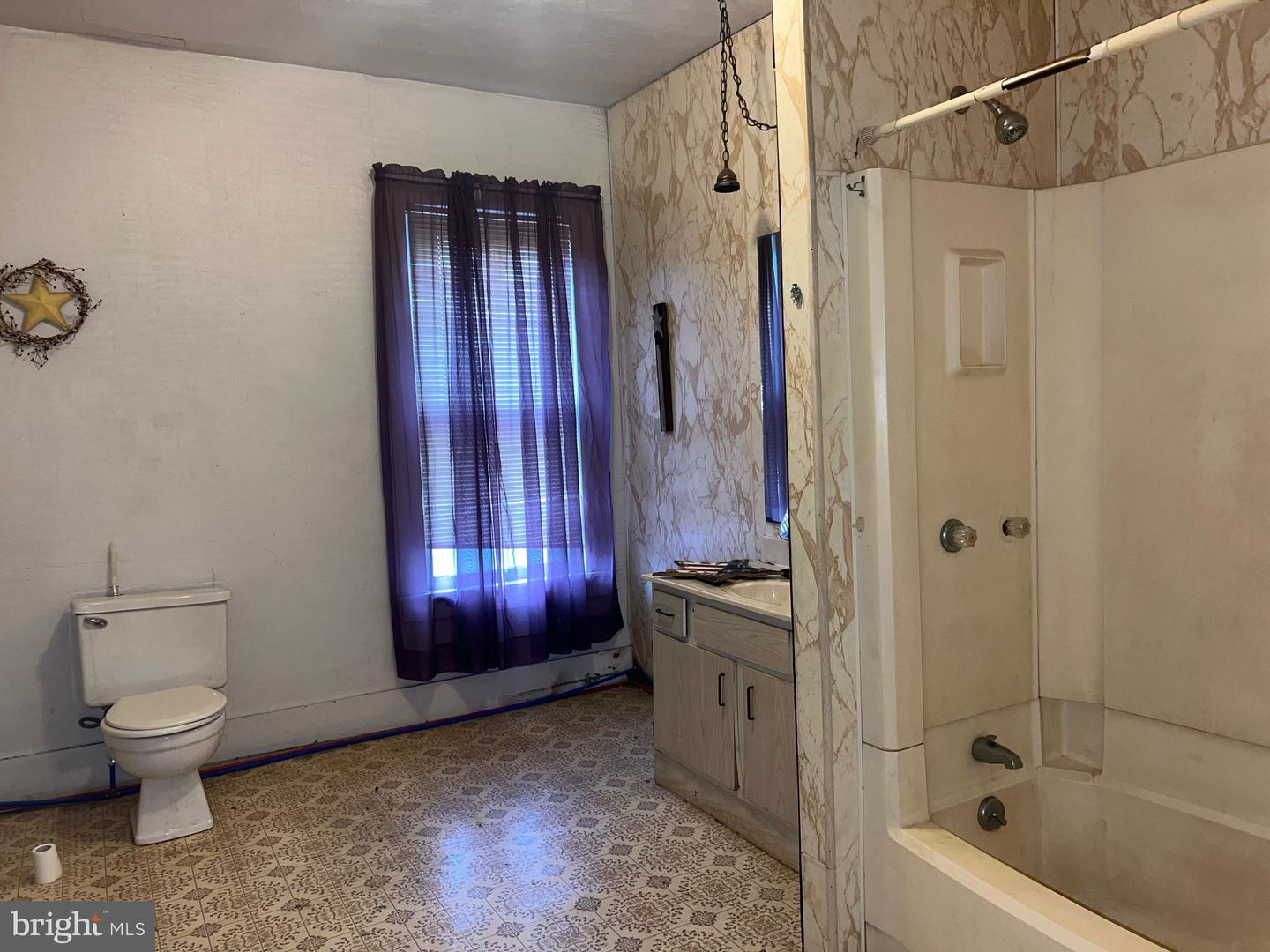 215 Clarion St Property Photo 25