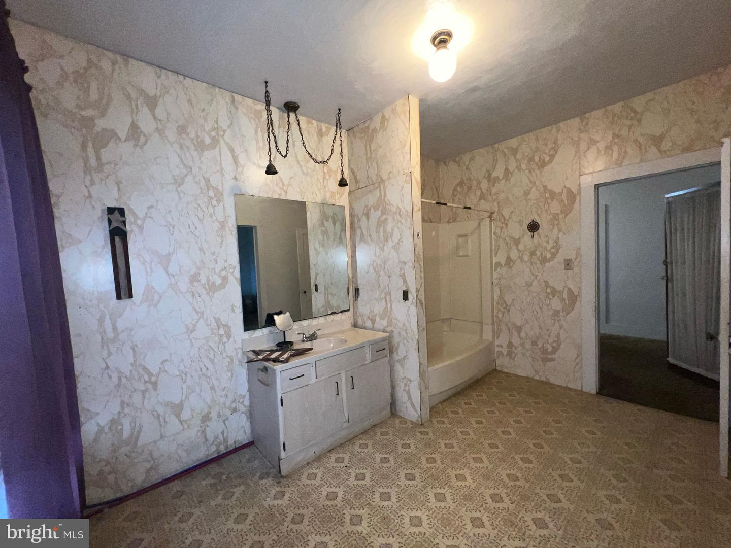 215 Clarion St Property Photo 28