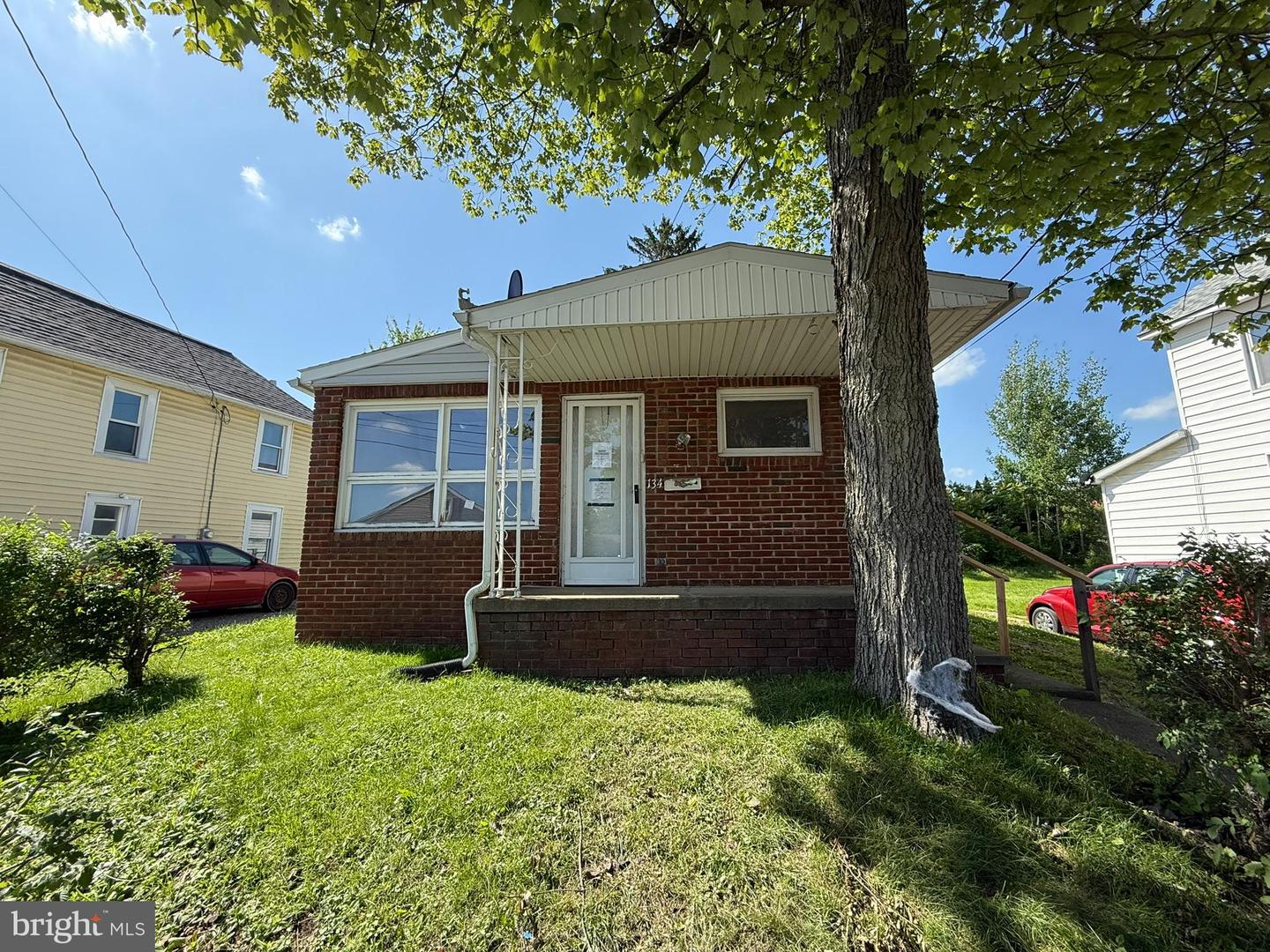 134 Oilwell St W Property Photo 1