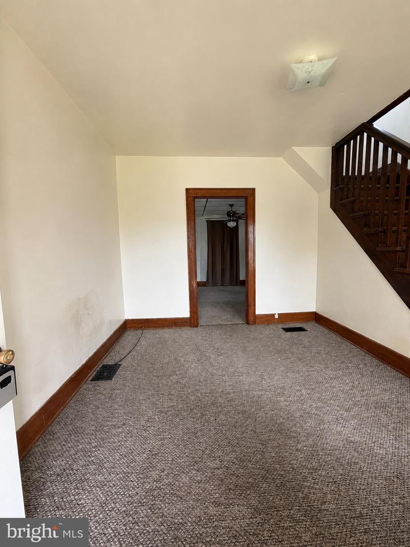 166 Ohio Ave Property Photo 7
