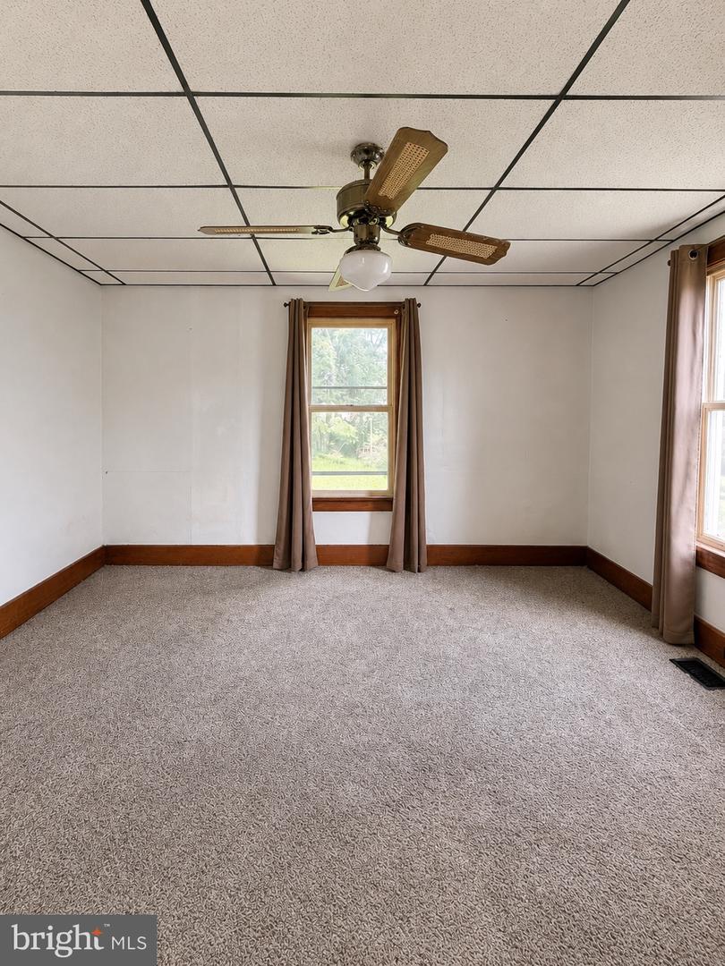 166 Ohio Ave Property Photo 11