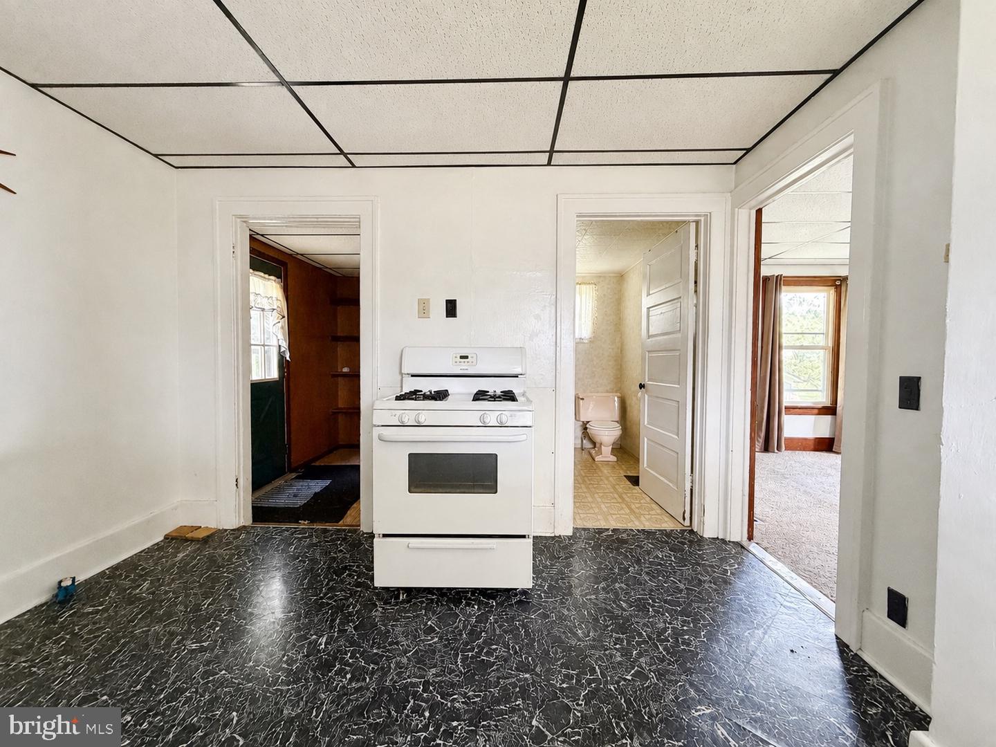 166 Ohio Ave Property Photo 14