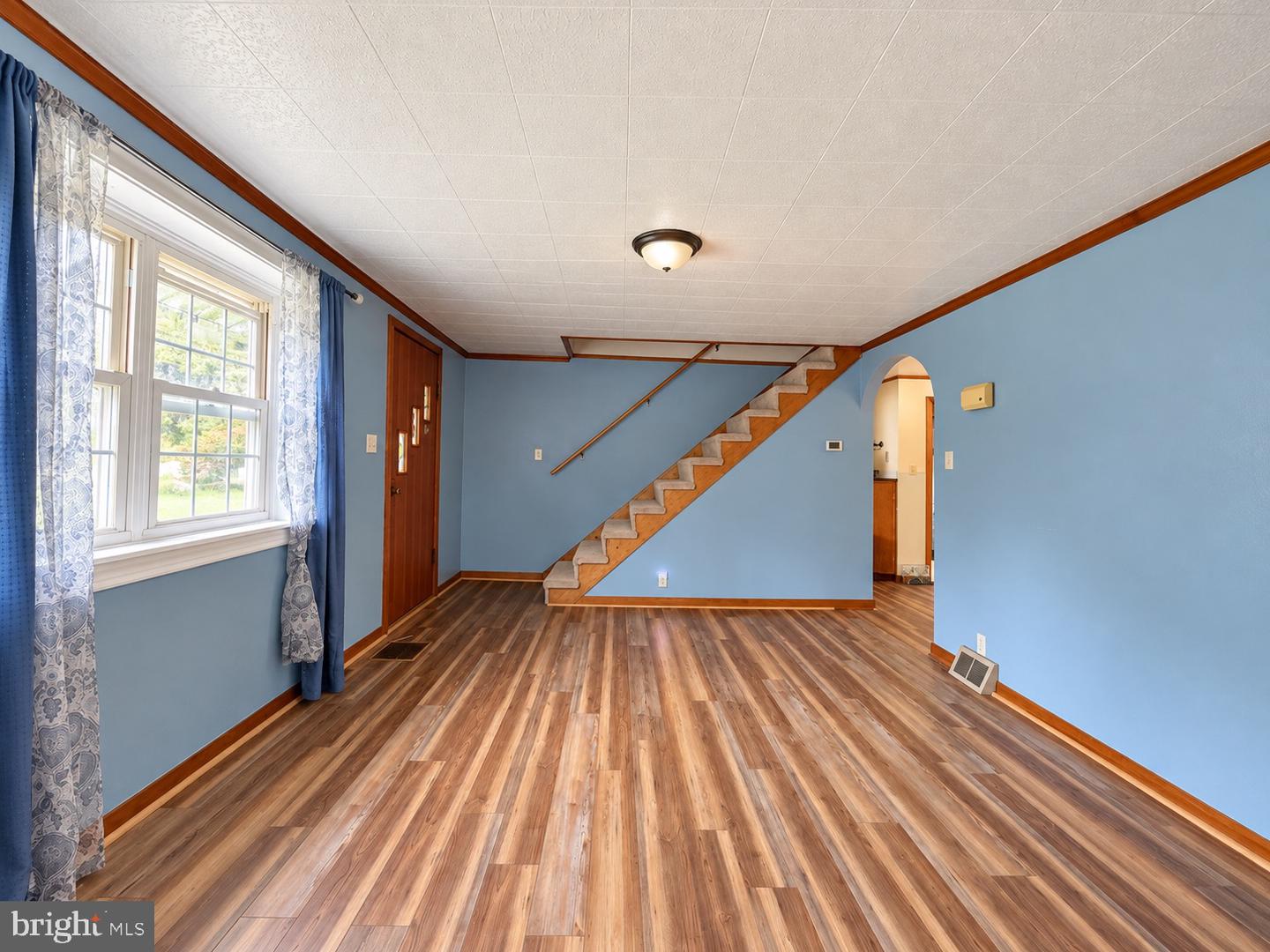 3088 Montmorenci Ave Property Photo 4