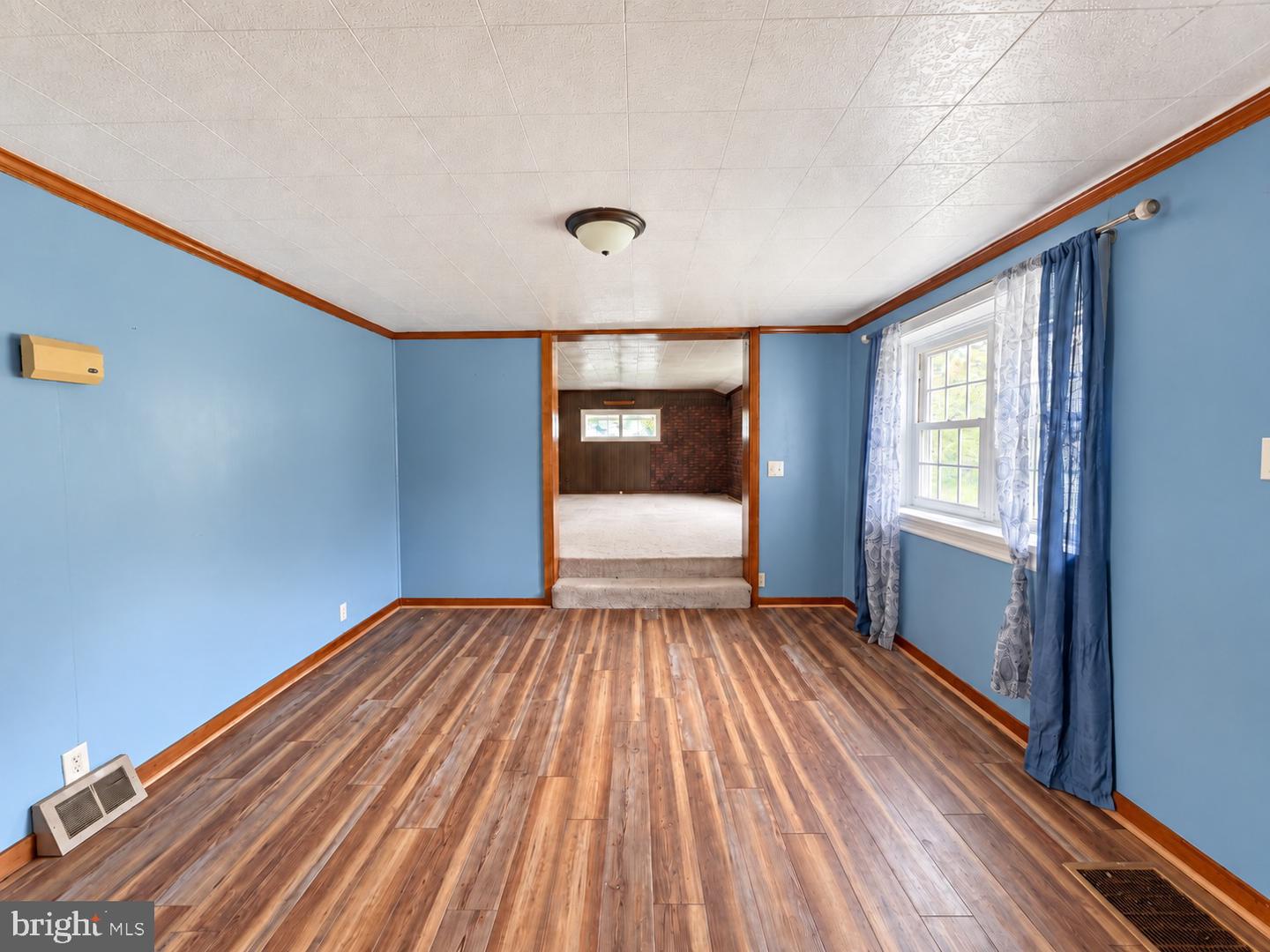 3088 Montmorenci Ave Property Photo 5