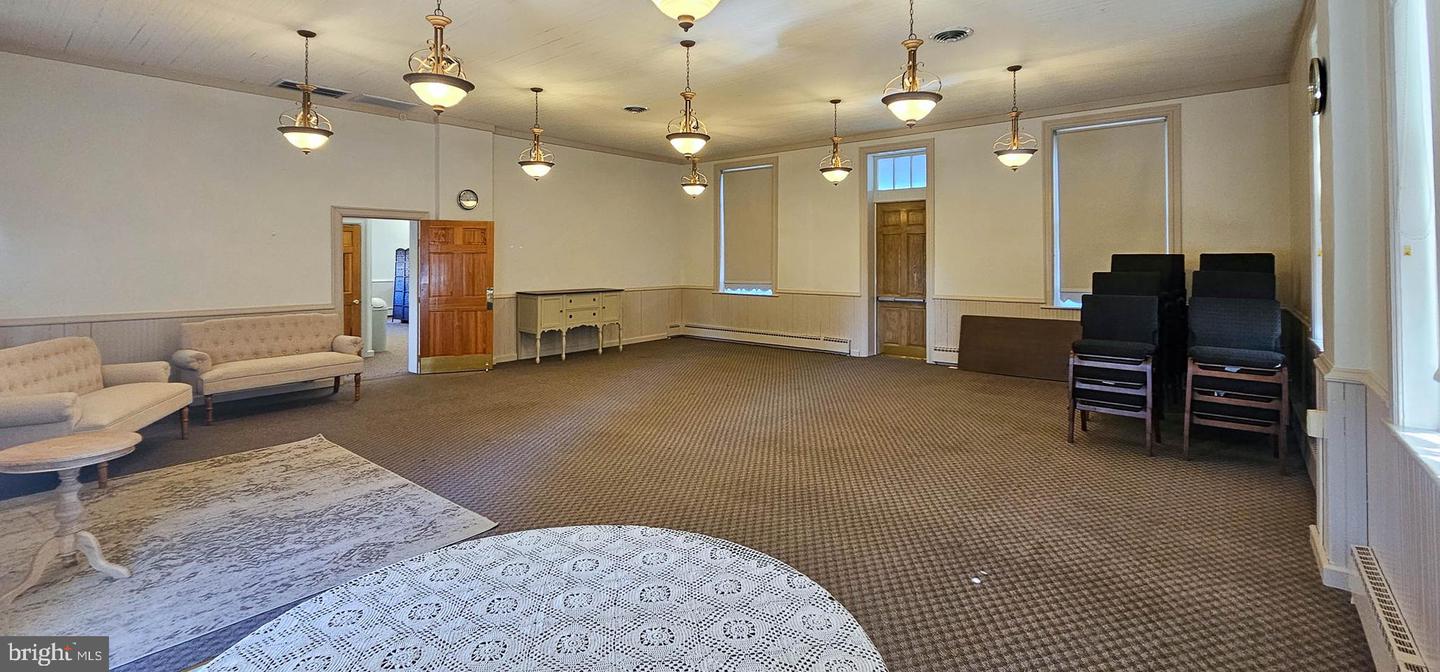 171 East Avenue Property Photo 19