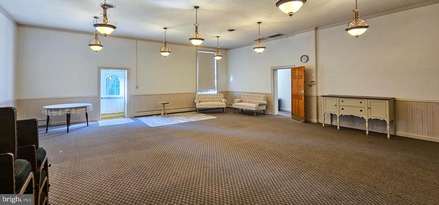 171 East Avenue Property Photo 20