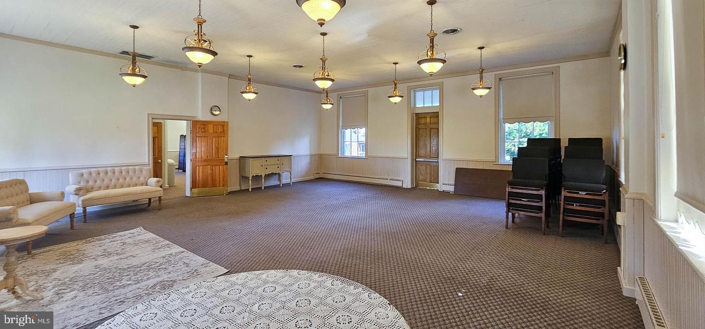 171 East Avenue Property Photo 21