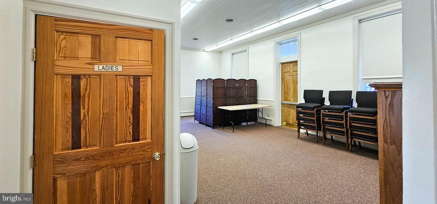 171 East Avenue Property Photo 23