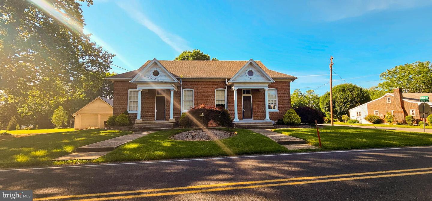 171 East Avenue Property Photo 27