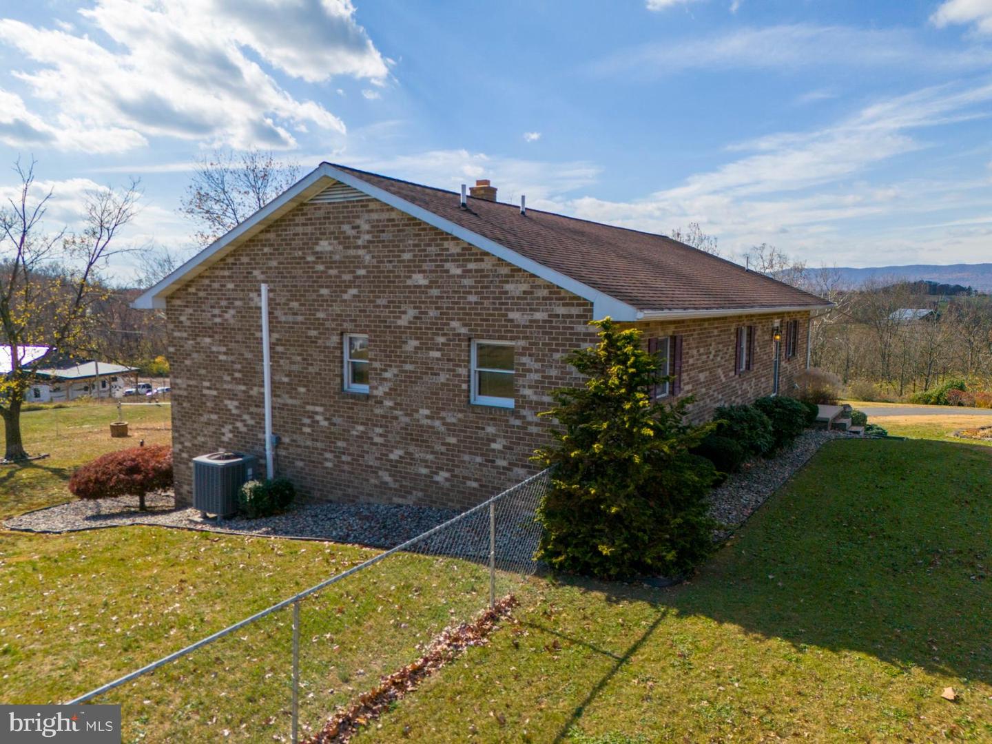 4562 Edenville Road Property Photo 5