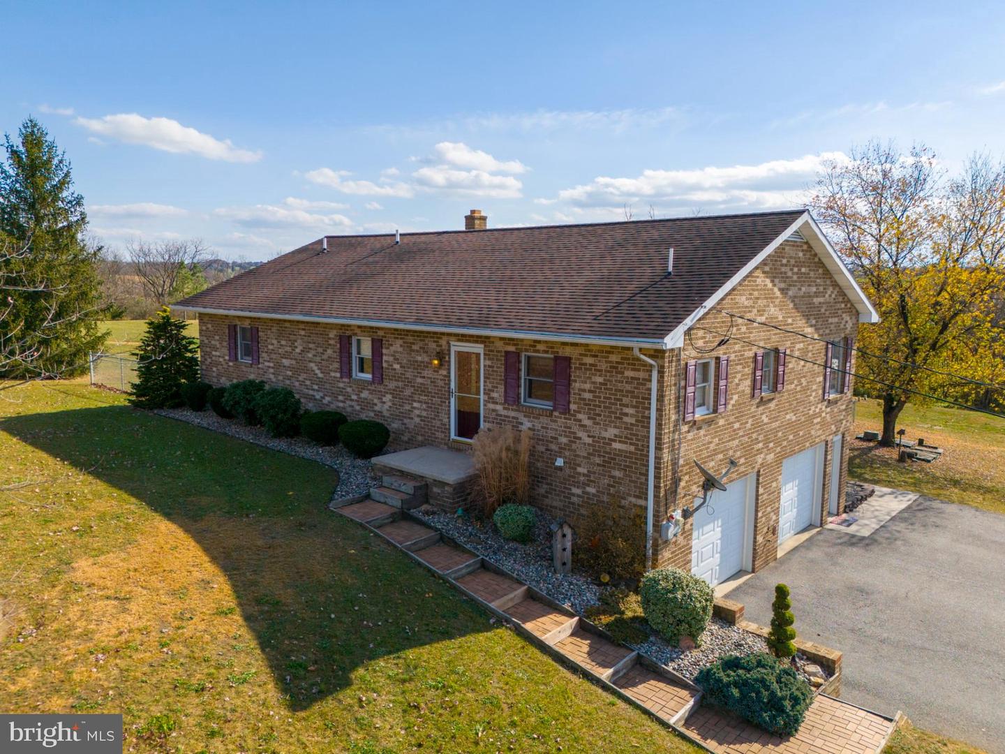 4562 Edenville Road Property Photo 7