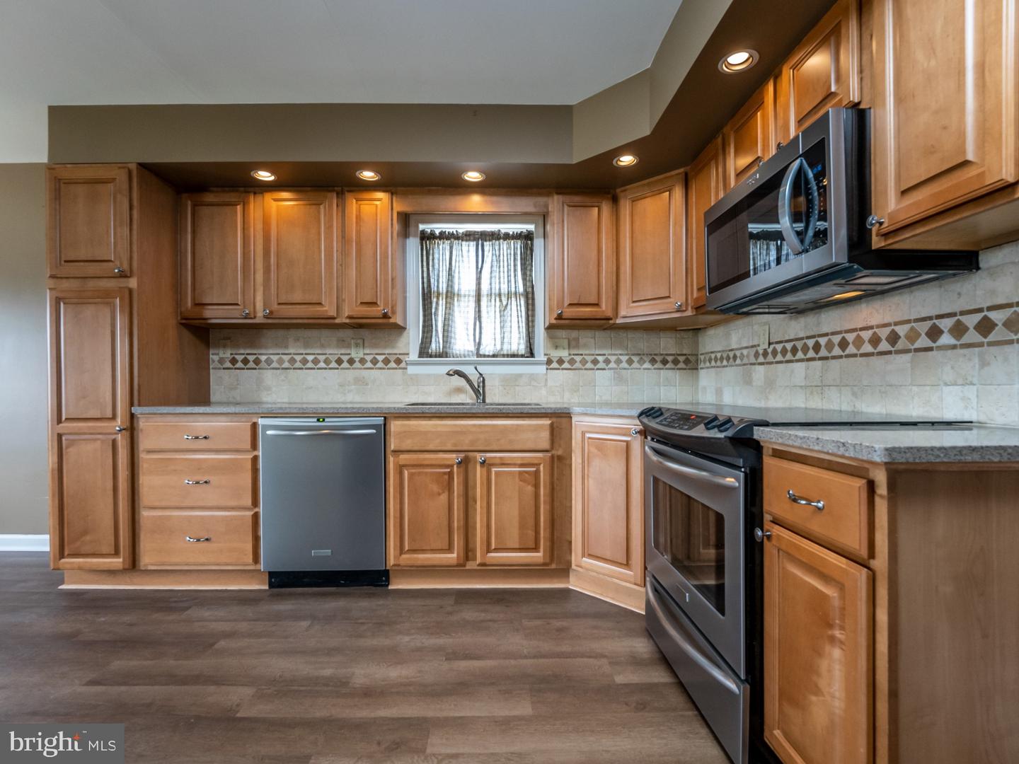 4562 Edenville Road Property Photo 14