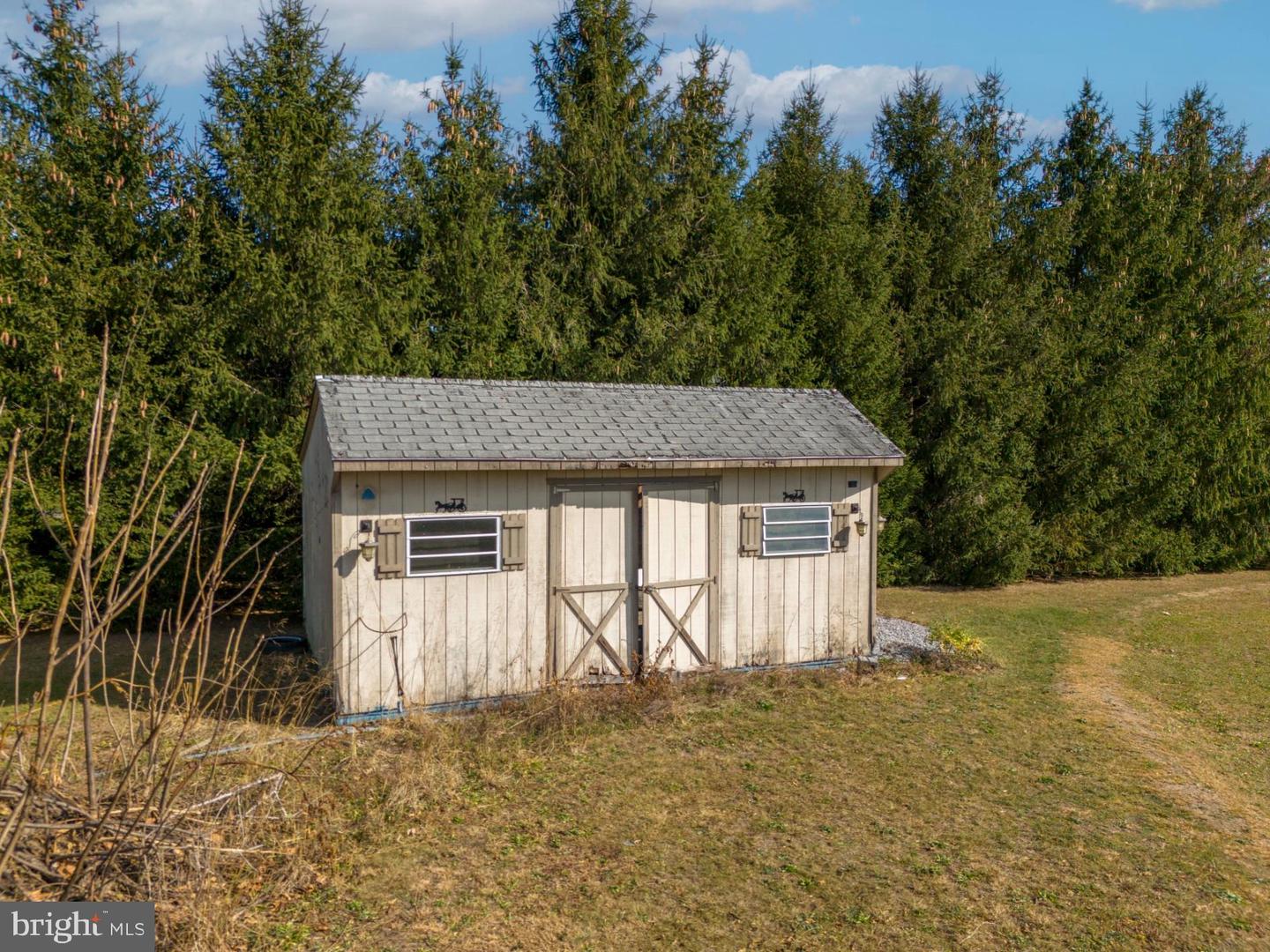 4562 Edenville Road Property Photo 33