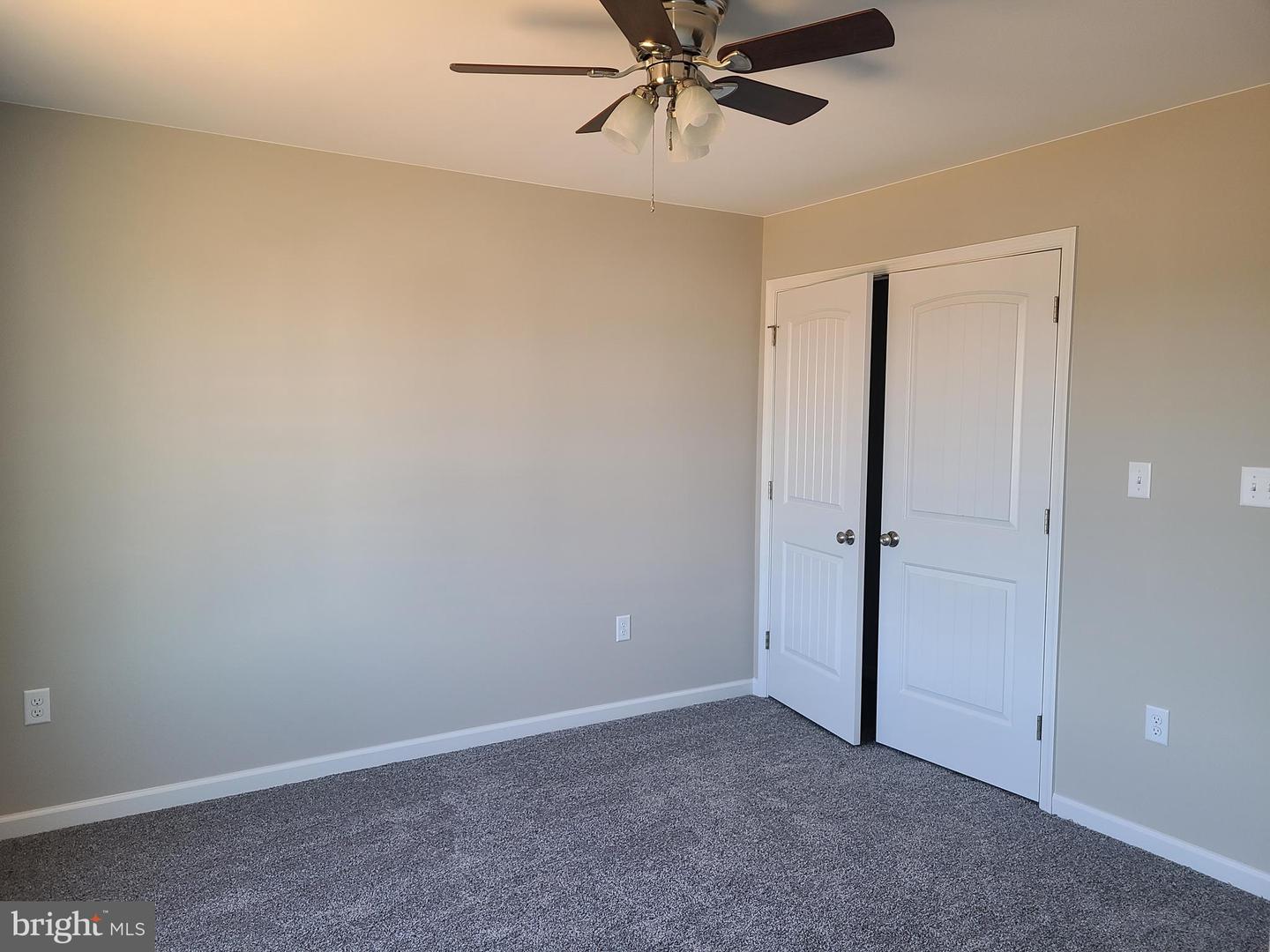 251 Grove Dr Property Photo 6