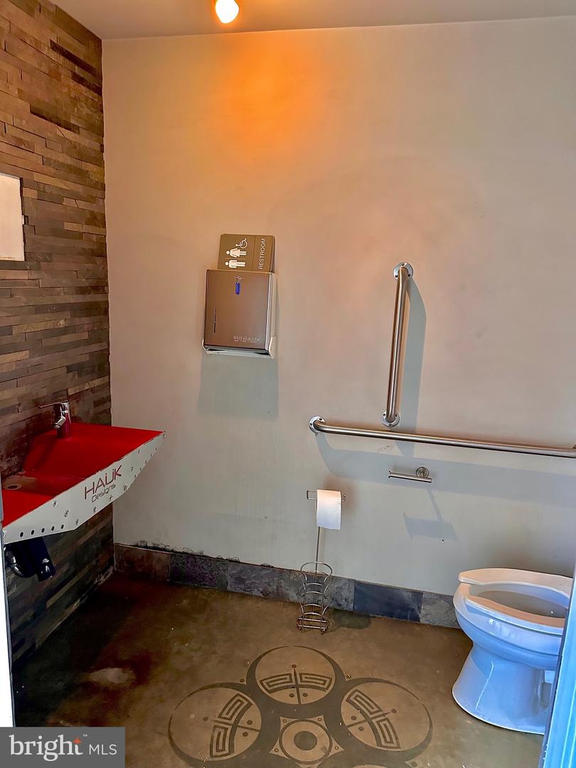 6317 Rock Hill Road Property Photo 5