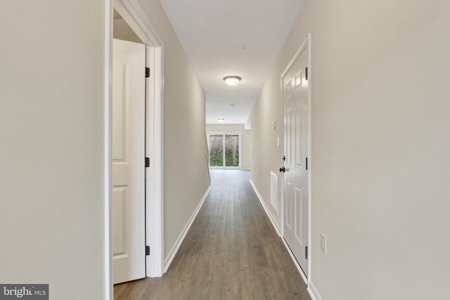 8860 Hillside Way Property Photo 3