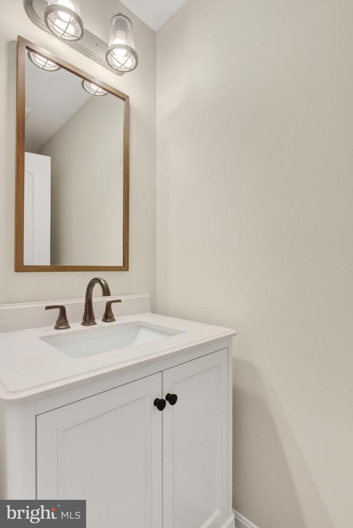 8860 Hillside Way Property Photo 4