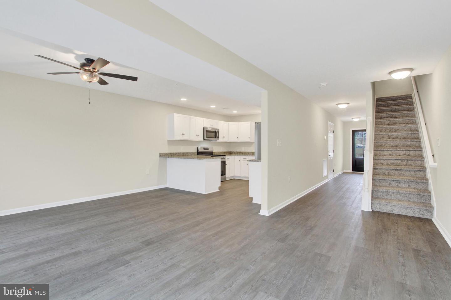 8860 Hillside Way Property Photo 5