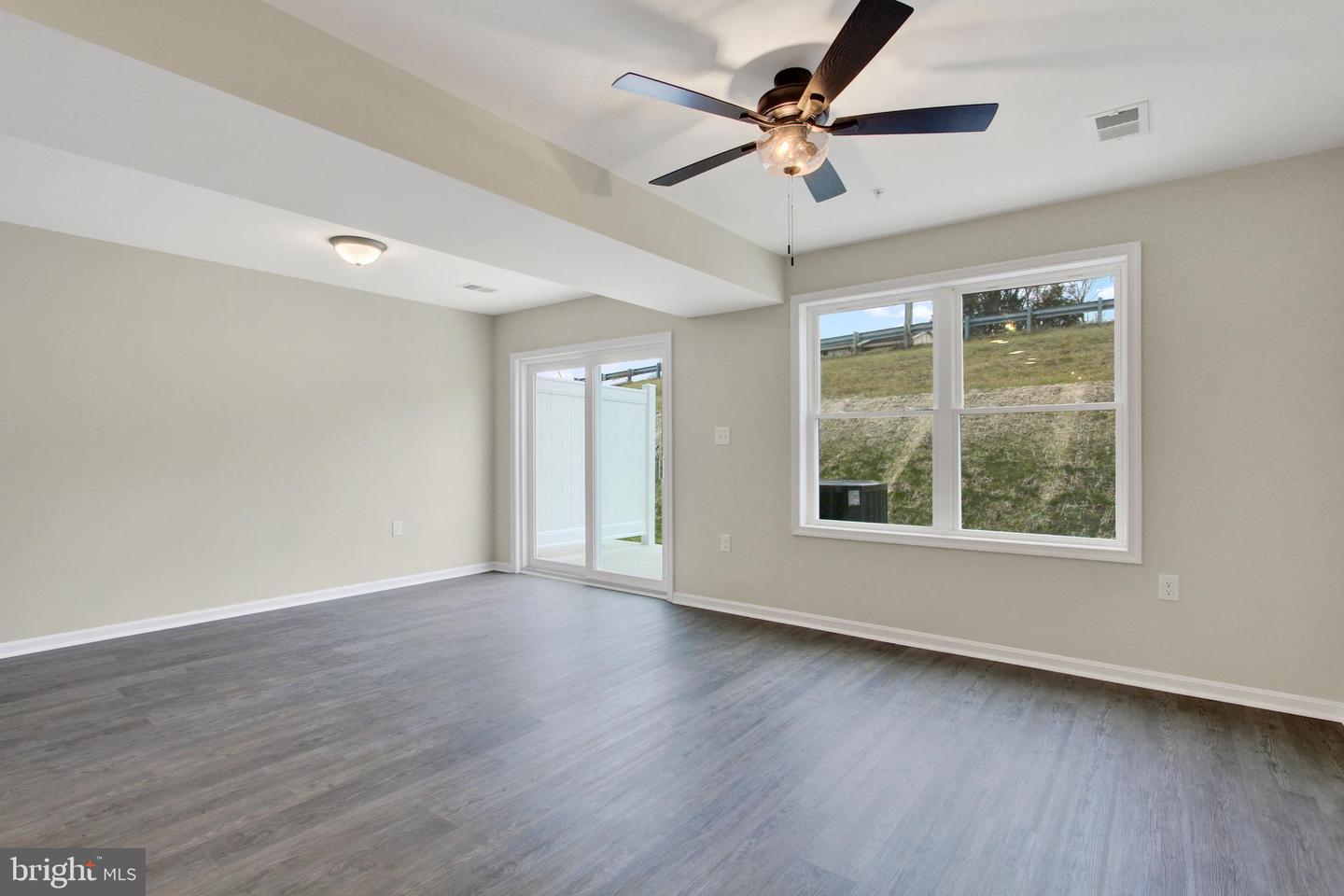 8860 Hillside Way Property Photo 11