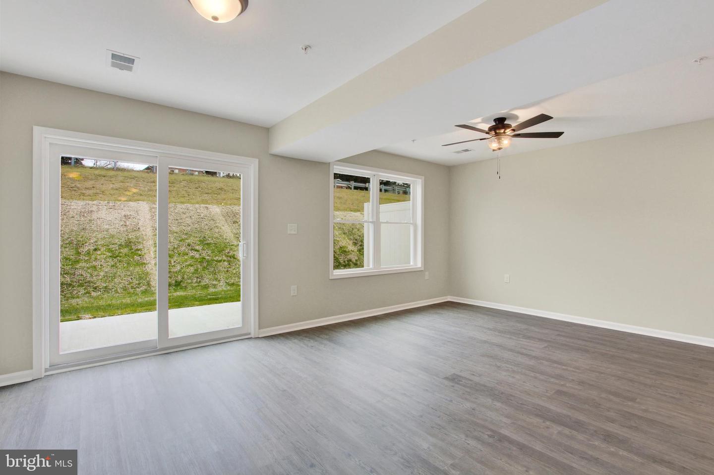 8860 Hillside Way Property Photo 12
