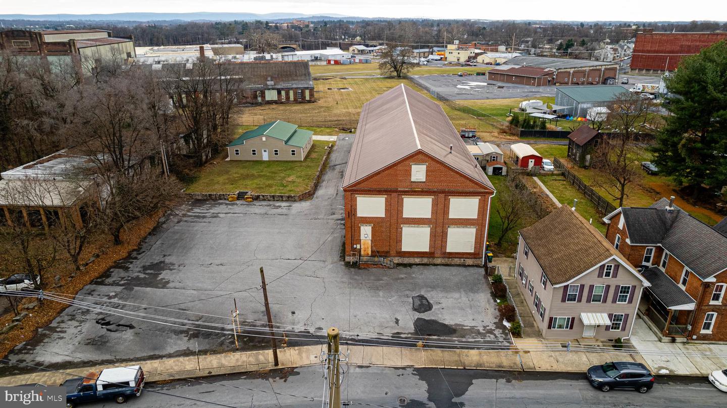 580 Broad Street Property Photo 3